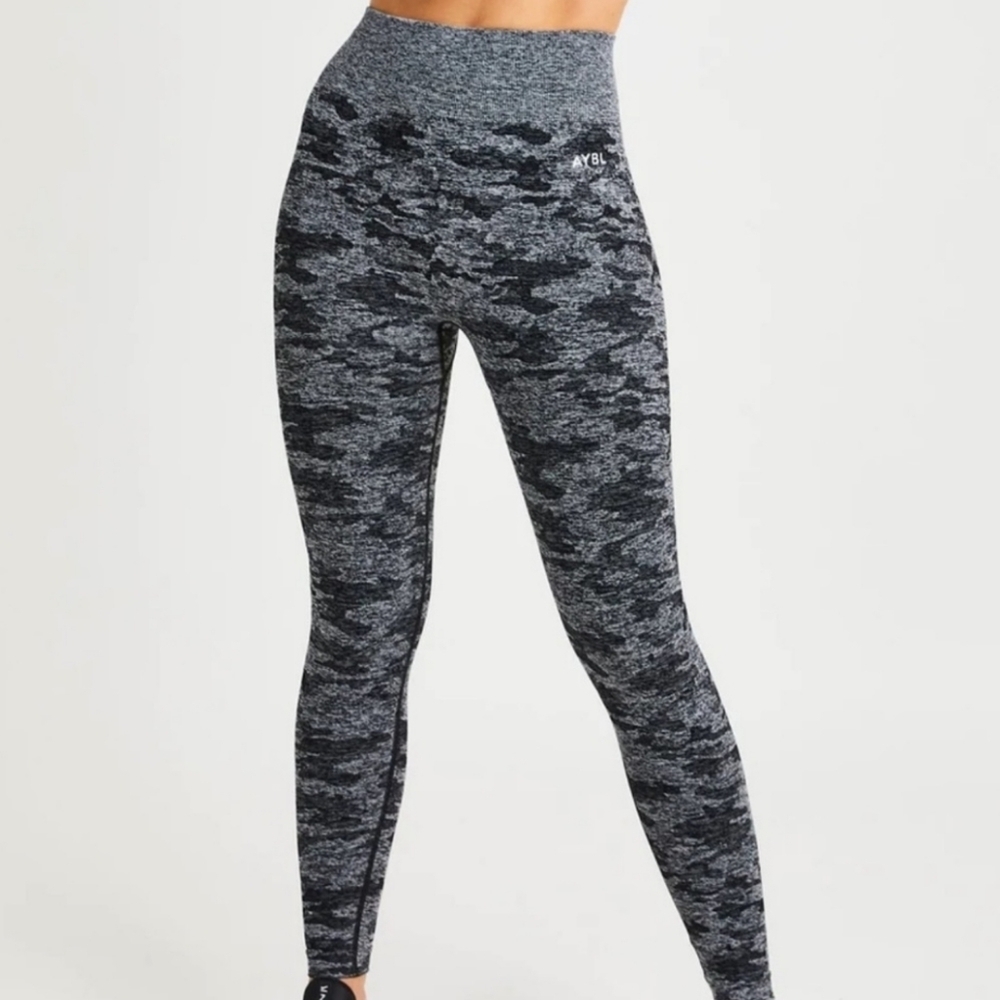 NWT AYBL Evolve Camo Seamless Leggings - medium - Picture 2 of 13